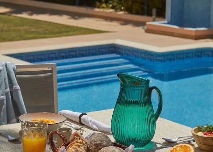 Villa Monte Das Oliveiras With Private Pool